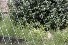 Сетка колючая Пиранья 2,7х10 из проволоки колючей Егоза Кайман