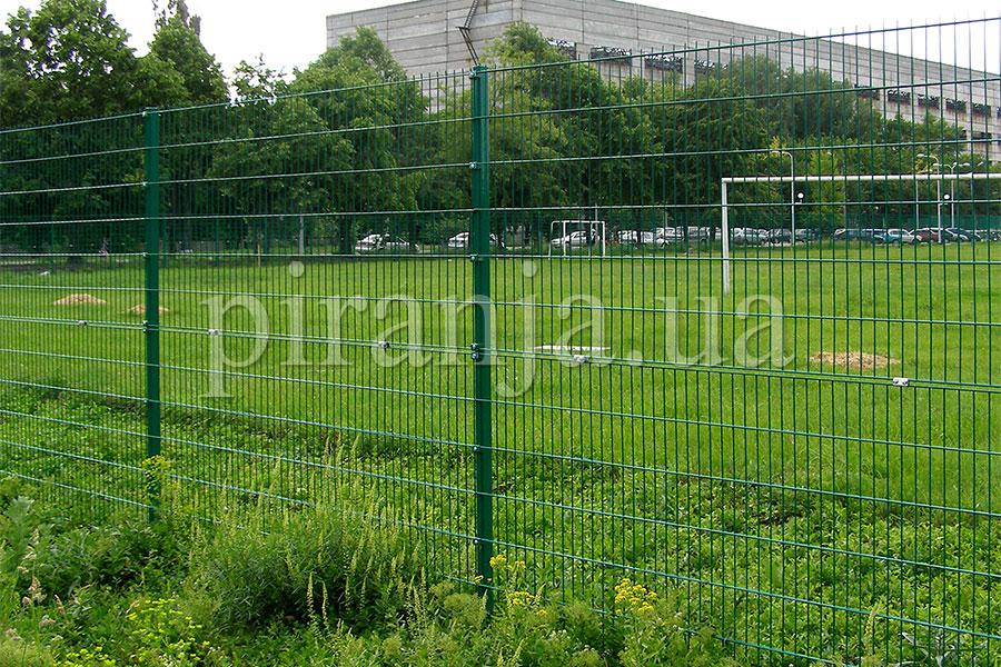Welded wire grid fencing